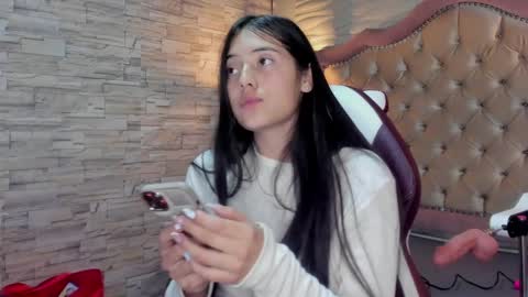 Snapshot of ava_broown chatting on 01-28-25, 03:04 online show from 01-28-25, 03:04