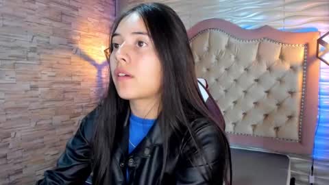 Snapshot of ava_broown chatting on 02-06-25, 02:33 online show from 02-06-25, 02:33