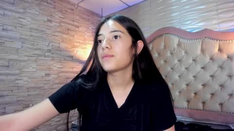 Snapshot of ava_broown chatting on 02-15-25, 08:44 online show from 02-15-25, 08:44