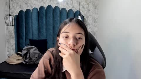 Snapshot of ava_broown chatting on 03-06-25, 03:35 online show from 03-06-25, 03:35