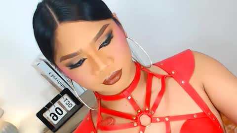 Ava online show from 10-11-25, 04:33