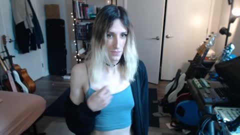 Ava online show from 05-14-26, 08:04