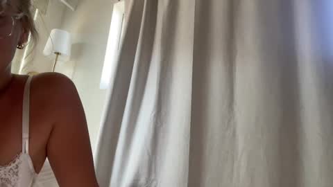 Ava Monroe online show from 10-22-25, 08:52