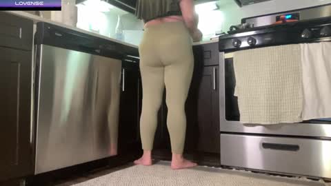 Ava . Support my channel by using my affiliate link to make your account  Thanks  online show from 10-01-25, 12:27