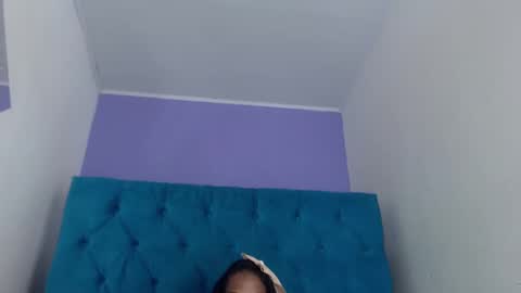 avalericherrycm101 online show from 10-09-25, 08:18