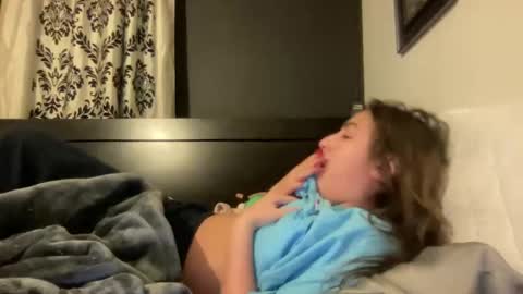 Snapshot of avamonroexo chatting on 12-21-24, 03:47 Ava Monroe online show from 12-21-24, 03:47