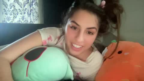 Snapshot of avamonroexo chatting on 01-28-25, 04:41 Ava Monroe online show from 01-28-25, 04:41