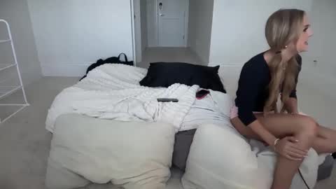 avaowenss online show from 09-28-25, 09:31