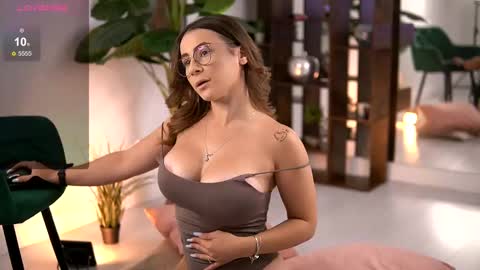 AvaReed online show from 09-11-25, 04:01