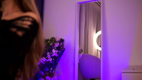 Carina online show from 01-15-25, 02:27