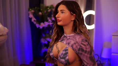 Carina online show from 01-20-25, 01:39