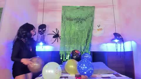 Snapshot of avawhiite chatting on 10-27-25, 08:02 avawhiite online show from 10-27-25, 08:02