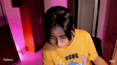 Snapshot of ave_fenix69 chatting on 11-15-25, 08:38 Valery -- online show from 11-15-25, 08:38