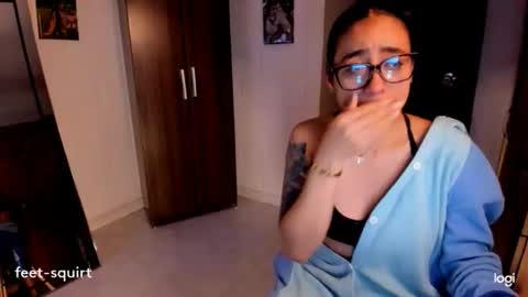 Snapshot of ave_fenix69 chatting on 02-19-26, 02:51 Valery -- online show from 02-19-26, 02:51