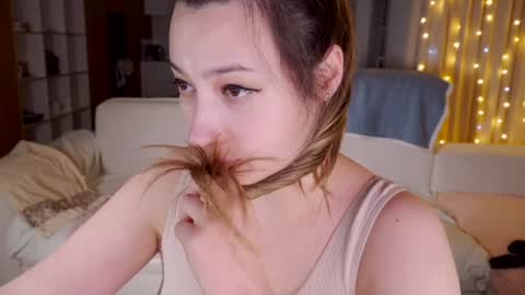 Snapshot of aveksmr chatting on 01-18-25, 09:13 Kate  online show from 01-18-25, 09:13