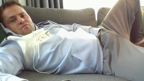 Snapshot of averagejoe2025 chatting on 11-25-25, 02:55 averagejoe2025 online show from 11-25-25, 02:55