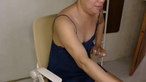 Snapshot of averageuncut1 chatting on 09-25-25, 05:00 Rhian online show from 09-25-25, 05:00