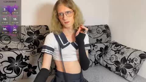 Snapshot of avery_adam chatting on 04-15-26, 11:50 Alex online show from 04-15-26, 11:50