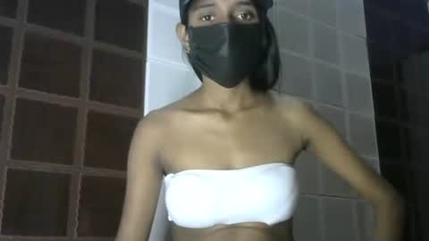 avery_lust01 online show from 05-13-26, 07:06