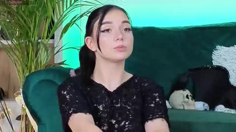 AveryWillow online show from 11-04-25, 10:47