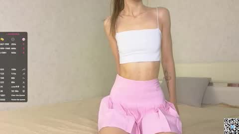 Snapshot of avgustajemes chatting on 10-09-25, 06:22 Lucy online show from 10-09-25, 06:22