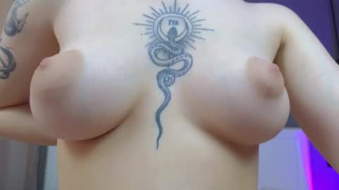 Snapshot of avgustina_love chatting on 02-01-25, 11:43 avgustina_love online show from 02-01-25, 11:43