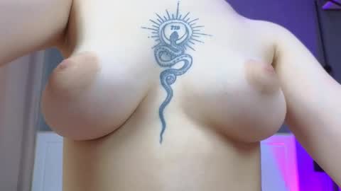 Snapshot of avgustina_love chatting on 02-26-25, 08:15 avgustina_love online show from 02-26-25, 08:15