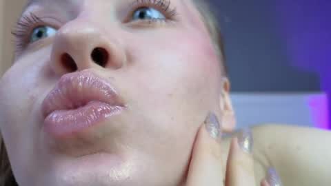 Snapshot of avgustina_love chatting on 04-11-26, 09:57 avgustina_love online show from 04-11-26, 09:57