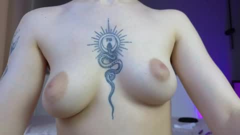Snapshot of avgustina_love chatting on 04-19-26, 10:14 avgustina_love online show from 04-19-26, 10:14