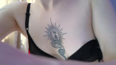 Snapshot of avgustina_love chatting on 05-09-26, 11:15 avgustina_love online show from 05-09-26, 11:15