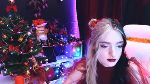 Avriel online show from 12-26-24, 02:44