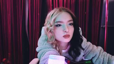 Avriel online show from 03-11-25, 02:32