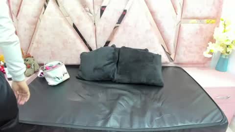 Snapshot of avi_thomsonn_ chatting on 07-17-26, 02:29 avi_thomsonn_ online show from 07-17-26, 02:29