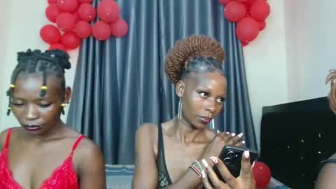 Snapshot of avian_babe chatting on 02-11-26, 08:19 Avian online show from 02-11-26, 08:19