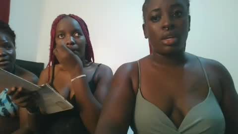 avian_babe1 online show from 06-16-26, 12:24