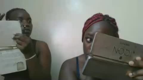 Snapshot of avian_babe1 chatting on 06-19-26, 09:40 avian_babe1 online show from 06-19-26, 09:40