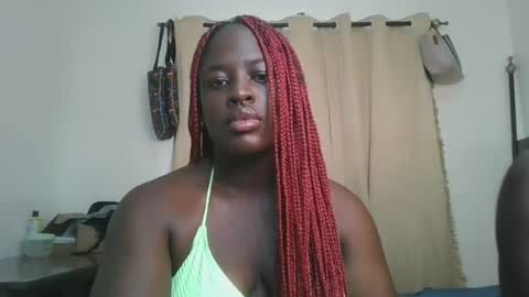 Snapshot of avian_babe1 chatting on 06-28-26, 06:52 avian_babe1 online show from 06-28-26, 06:52