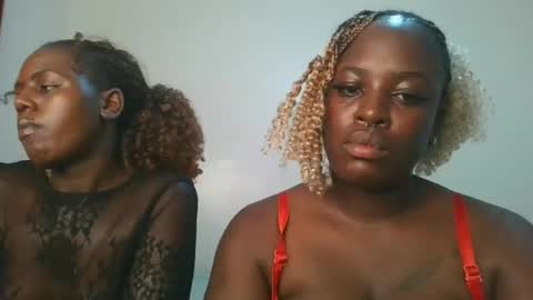 Snapshot of avian_babe1 chatting on 07-18-26, 12:37 avian_babe1 online show from 07-18-26, 12:37