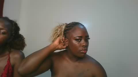 Snapshot of avian_babe1 chatting on 07-20-26, 10:39 avian_babe1 online show from 07-20-26, 10:39