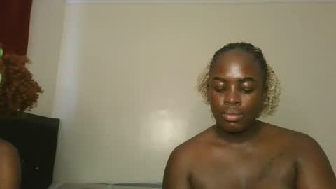 Snapshot of avian_babe1 chatting on 07-31-26, 09:30 avian_babe1 online show from 07-31-26, 09:30