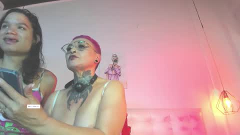 Snapshot of avilyn chatting on 11-02-25, 11:34 Avilyn online show from 11-02-25, 11:34