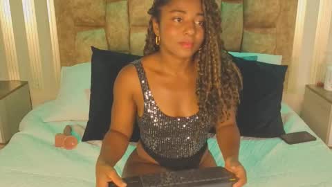 Snapshot of avis_lara chatting on 03-10-26, 08:25 AVIS online show from 03-10-26, 08:25