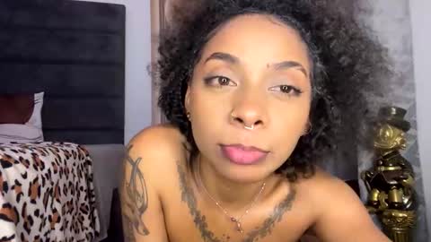 Snapshot of avril_jackson chatting on 03-17-26, 04:17 Avril online show from 03-17-26, 04:17