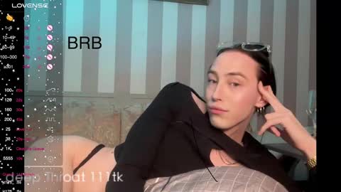 avril_pearly_ online show from 01-02-25, 01:06