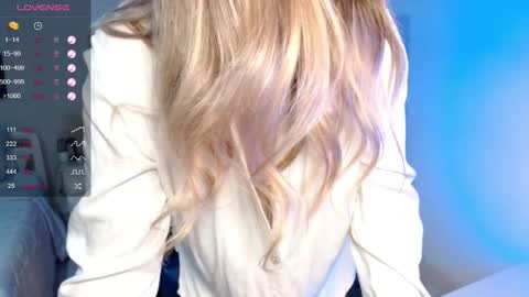 Avrill Morgan online show from 03-11-26, 08:37