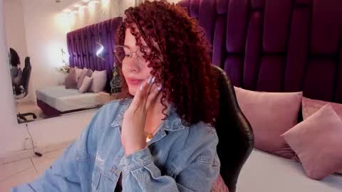 Avril  online show from 12-15-25, 11:36