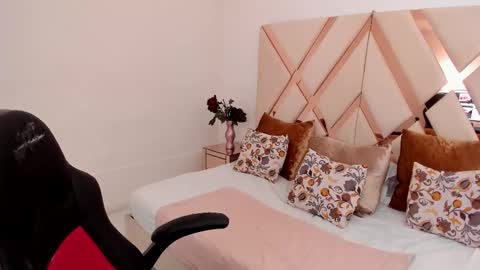 Avril  online show from 01-13-26, 12:10