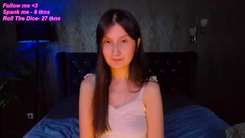 Snapshot of avrora_shy_ chatting on 11-11-25, 07:36 Avrora online show from 11-11-25, 07:36