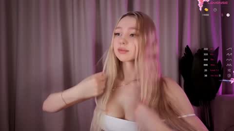 Avrora online show from 12-01-25, 04:23