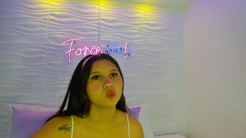 Snapshot of avymilton chatting on 12-06-24, 11:33 Avy online show from 12-06-24, 11:33